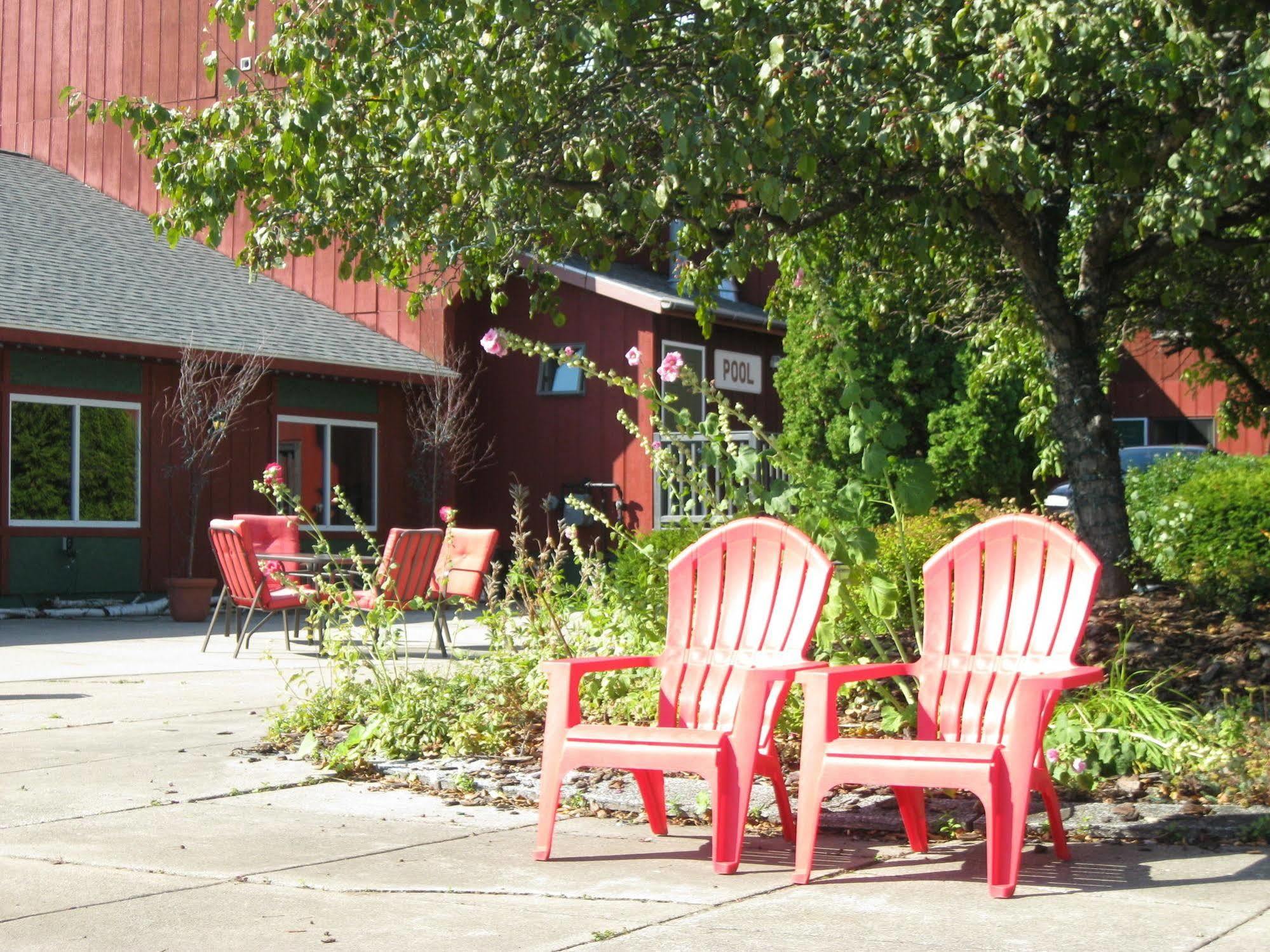 Cedar Hill Lodge St. Ignace Exterior foto